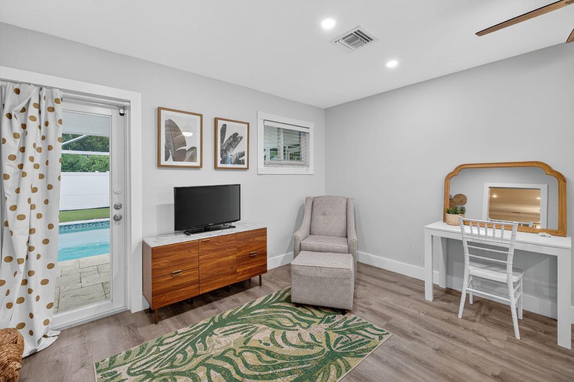 5701 NE 16th Terrace