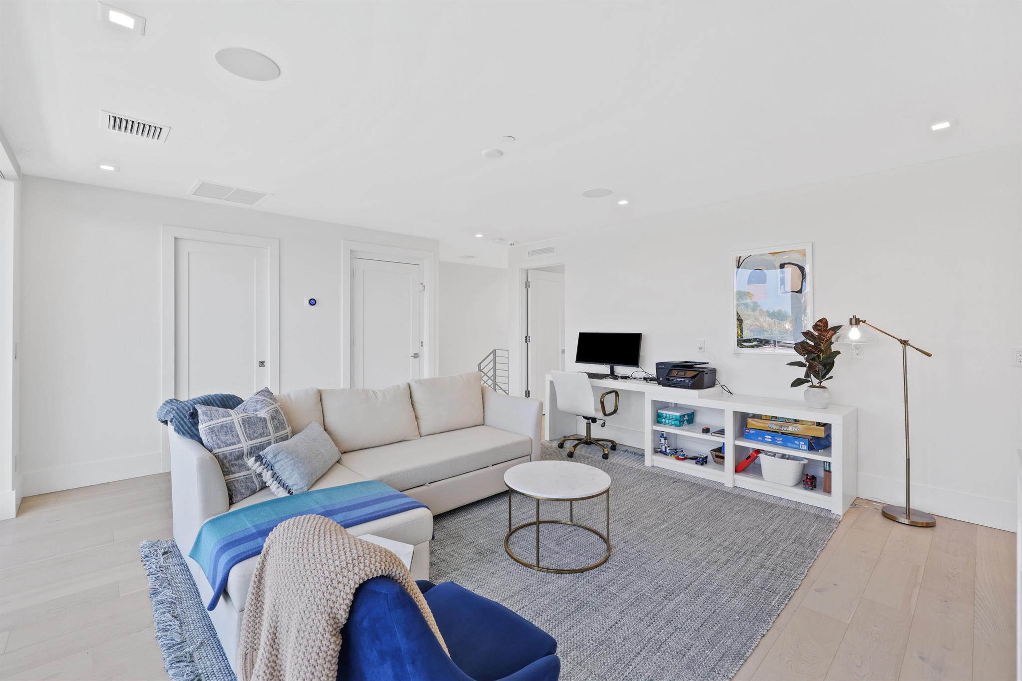 200 NE 7th Avenue 2