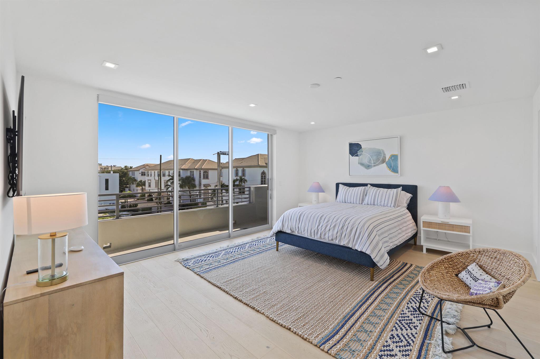 200 NE 7th Avenue 2