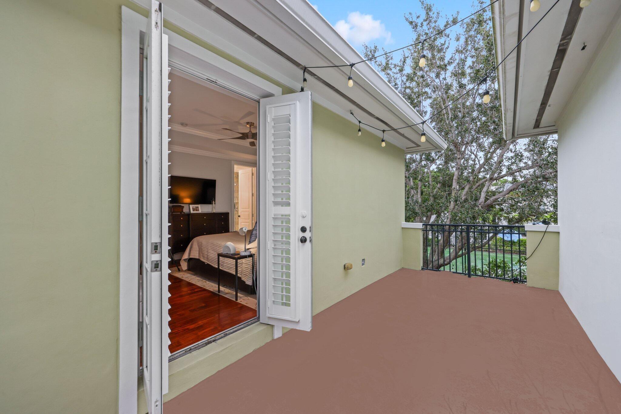 1036 W Heritage Club Circle