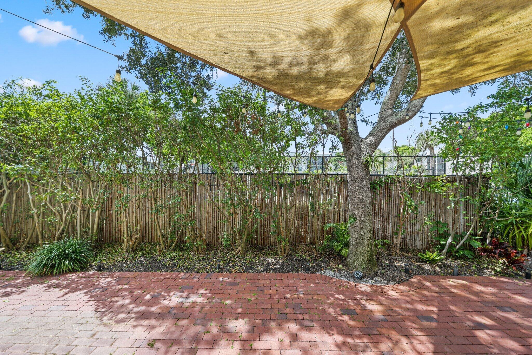 1036 W Heritage Club Circle