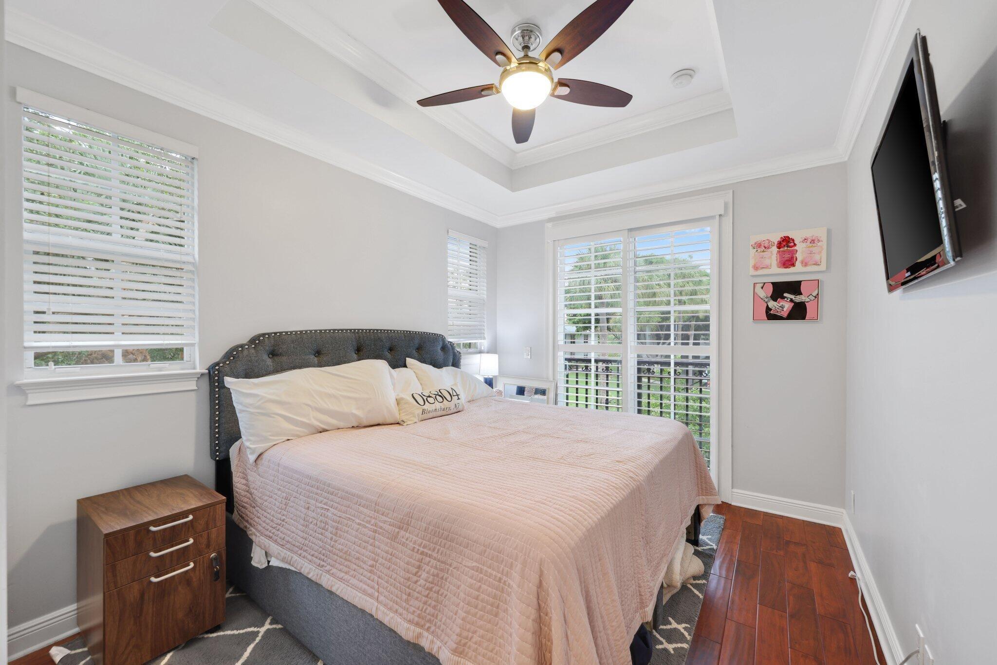 1036 W Heritage Club Circle