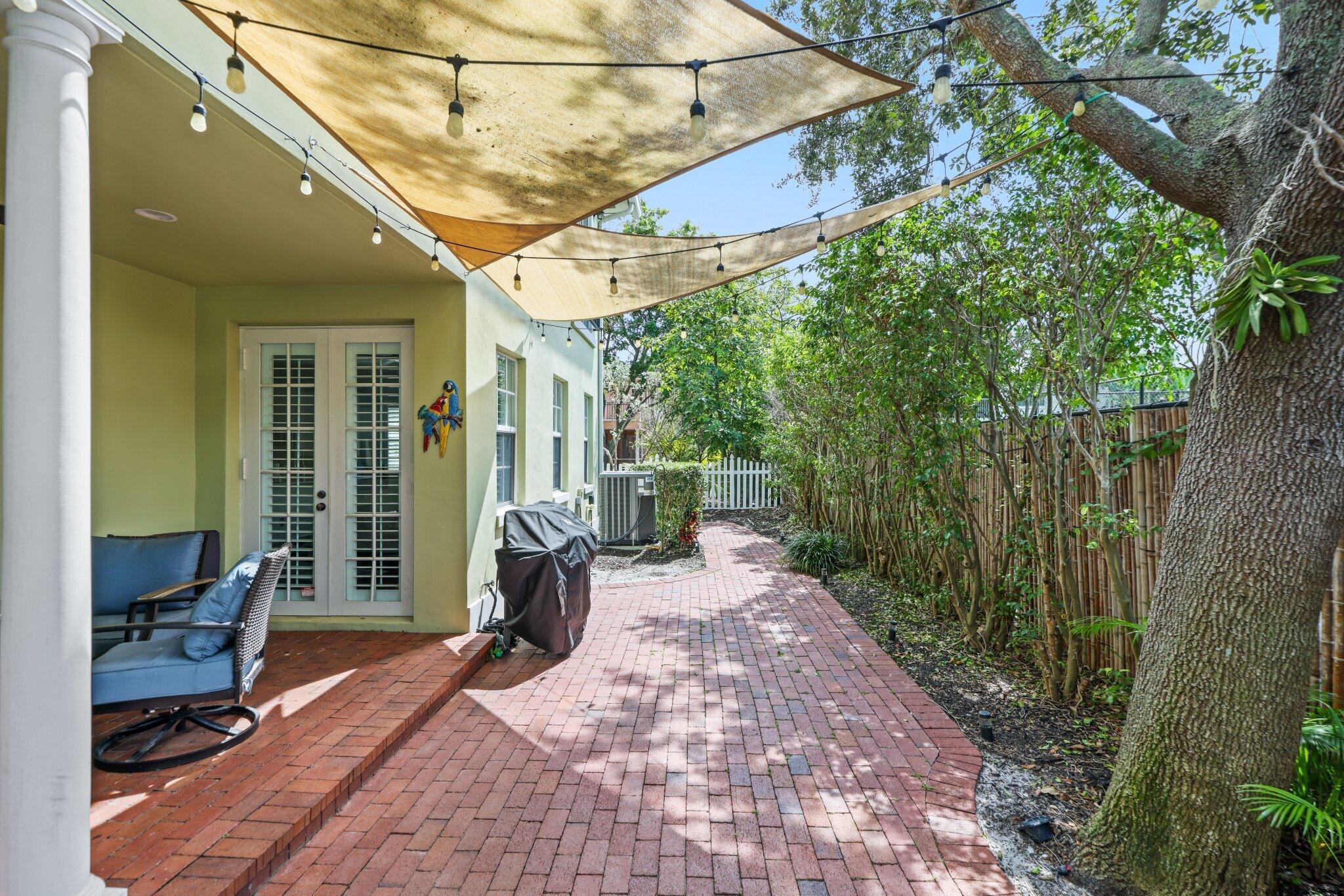 1036 W Heritage Club Circle