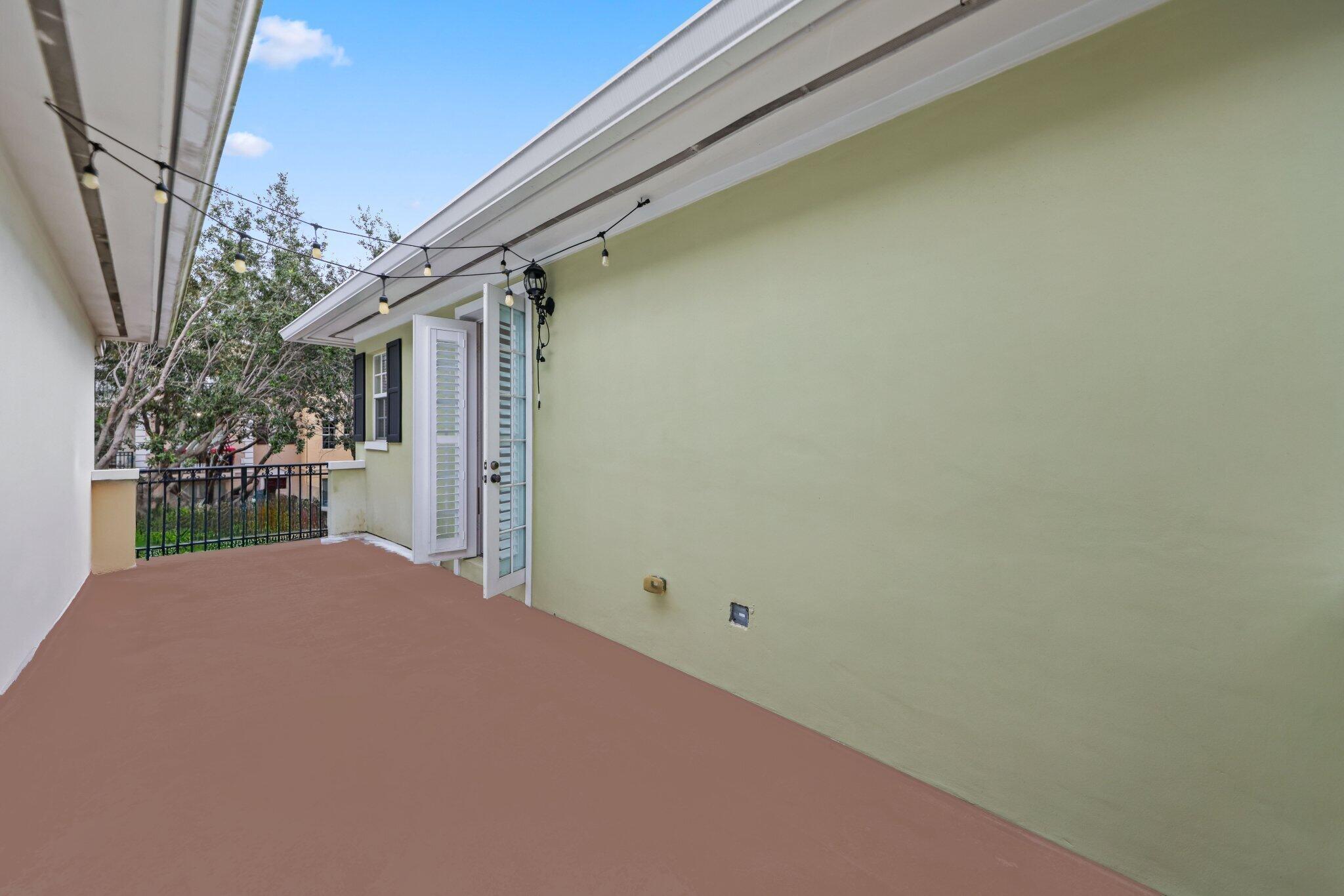 1036 W Heritage Club Circle