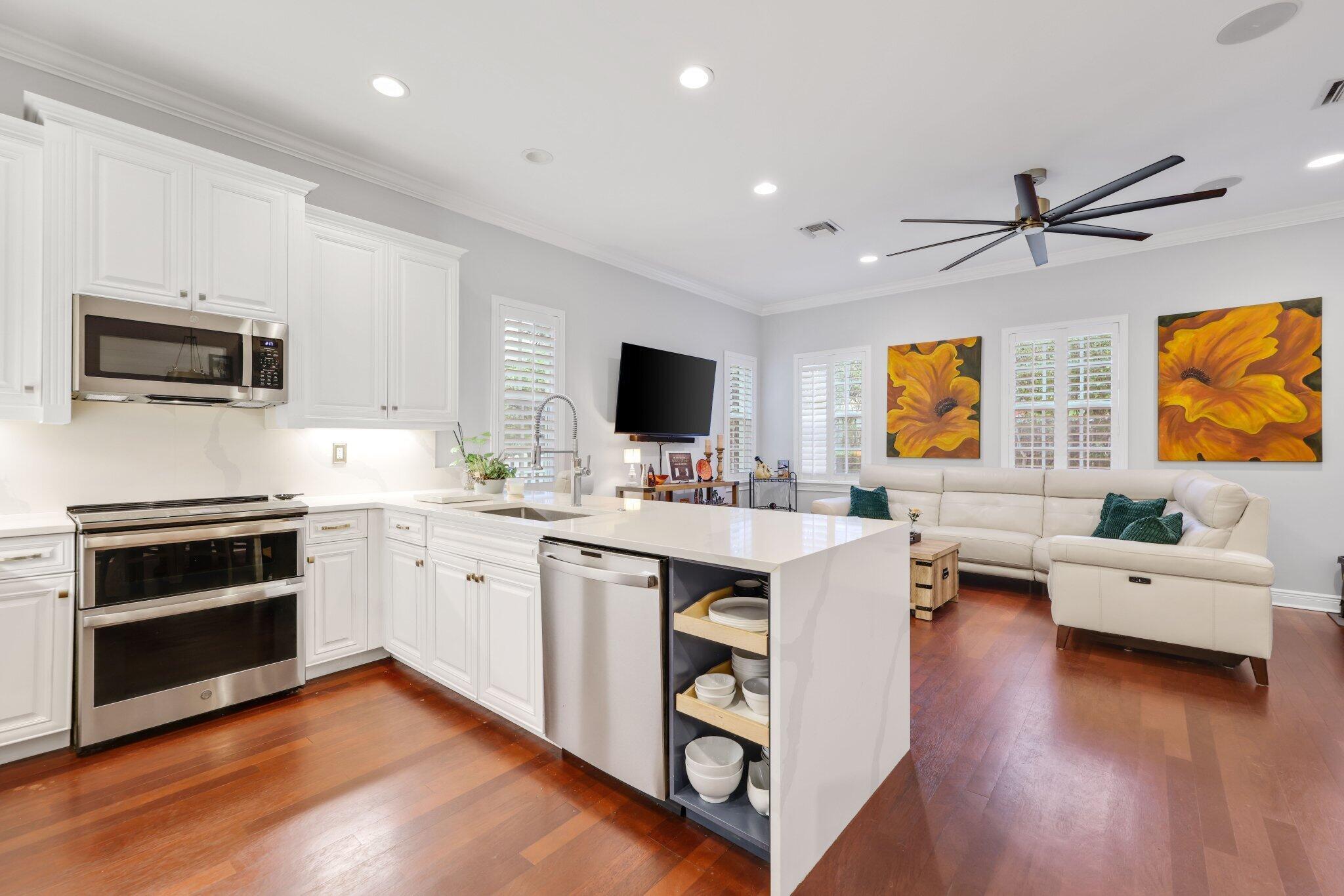 1036 W Heritage Club Circle