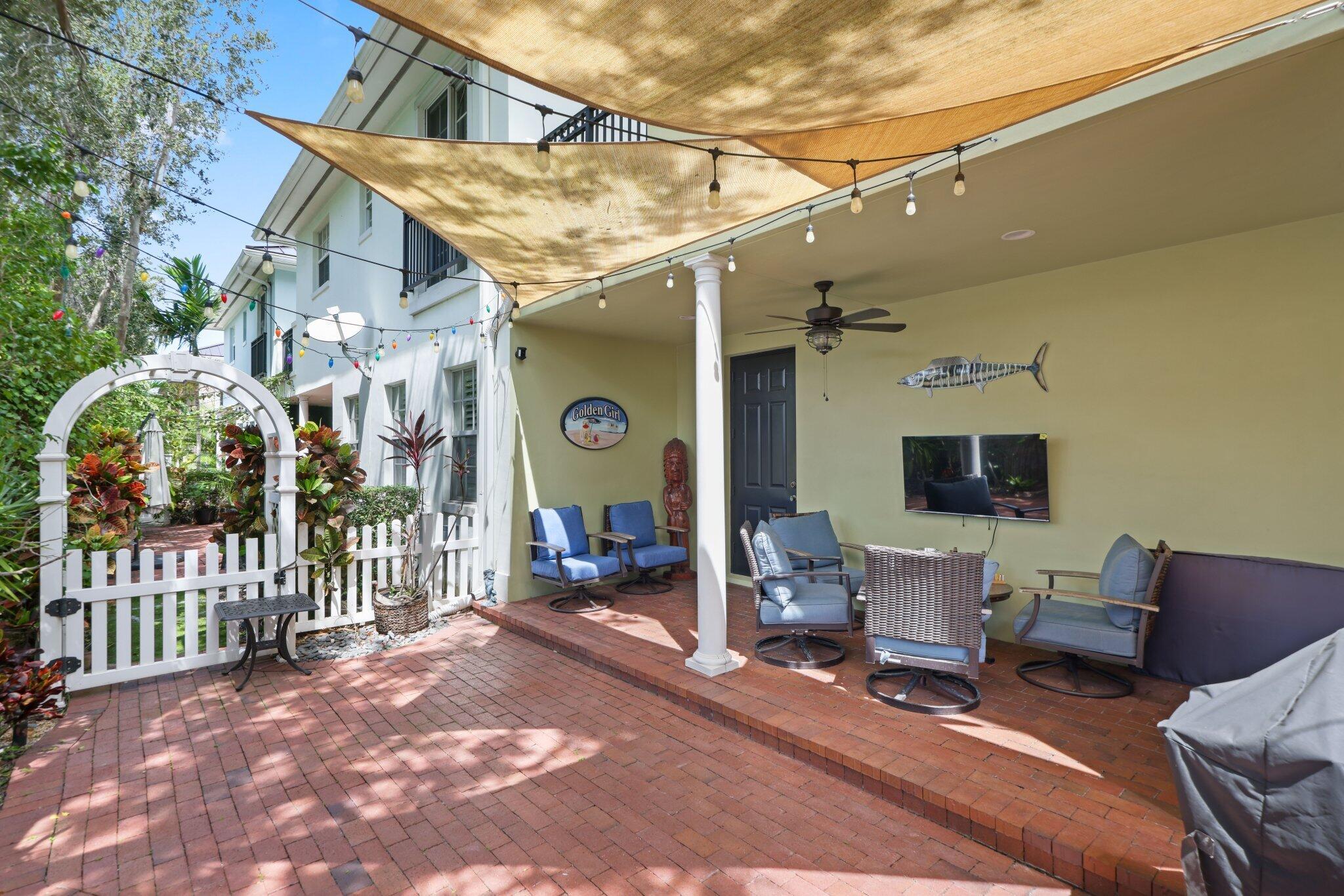 1036 W Heritage Club Circle