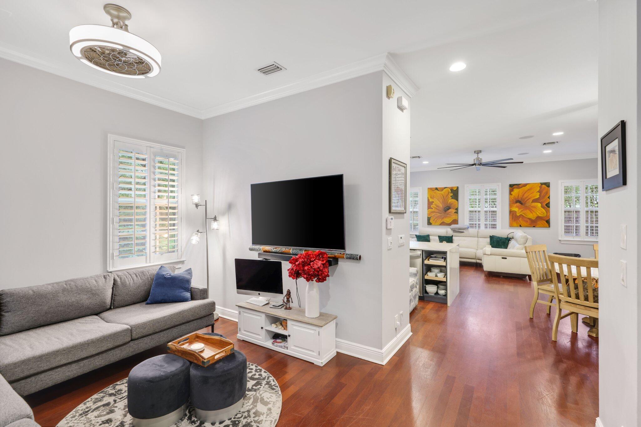 1036 W Heritage Club Circle