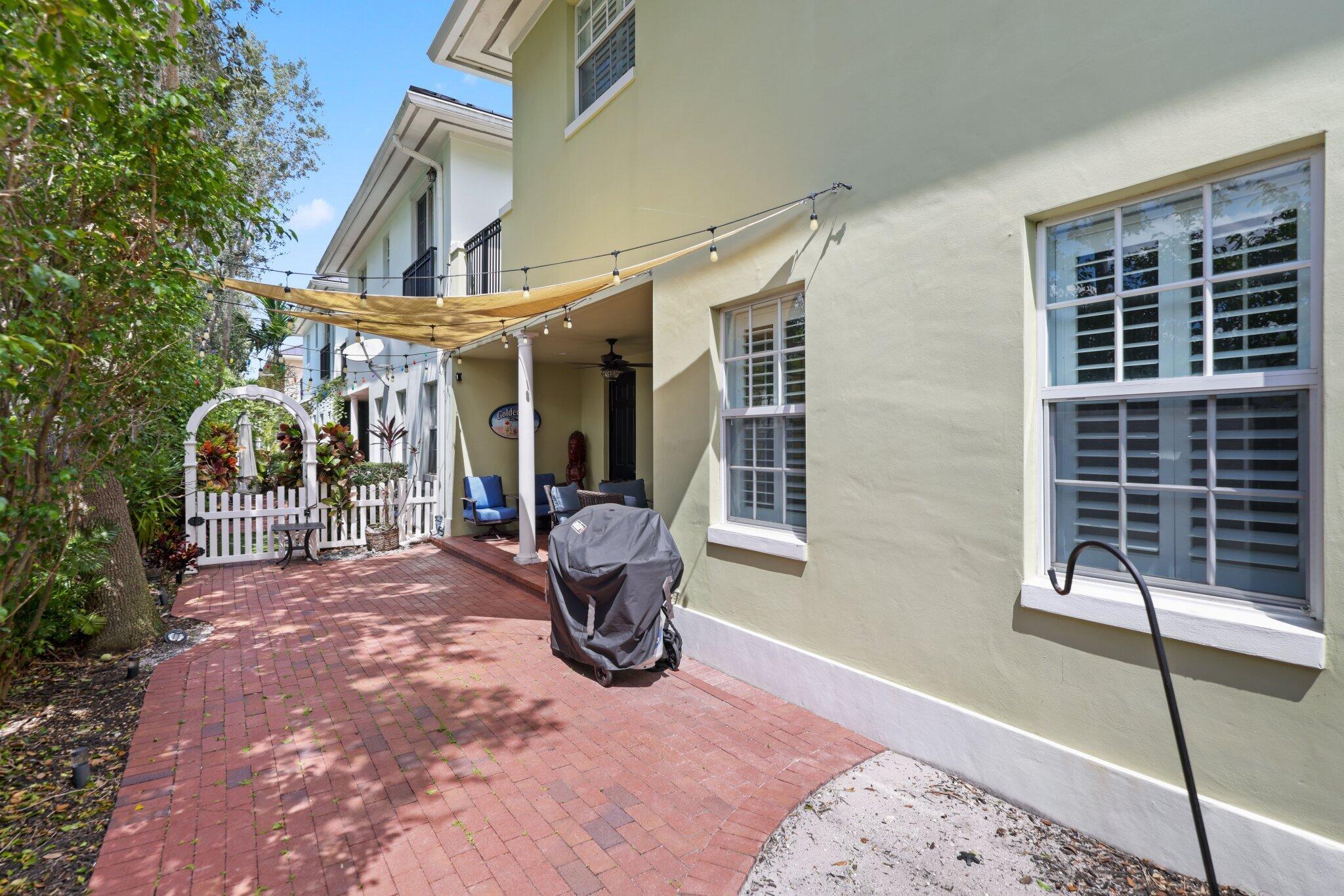 1036 W Heritage Club Circle