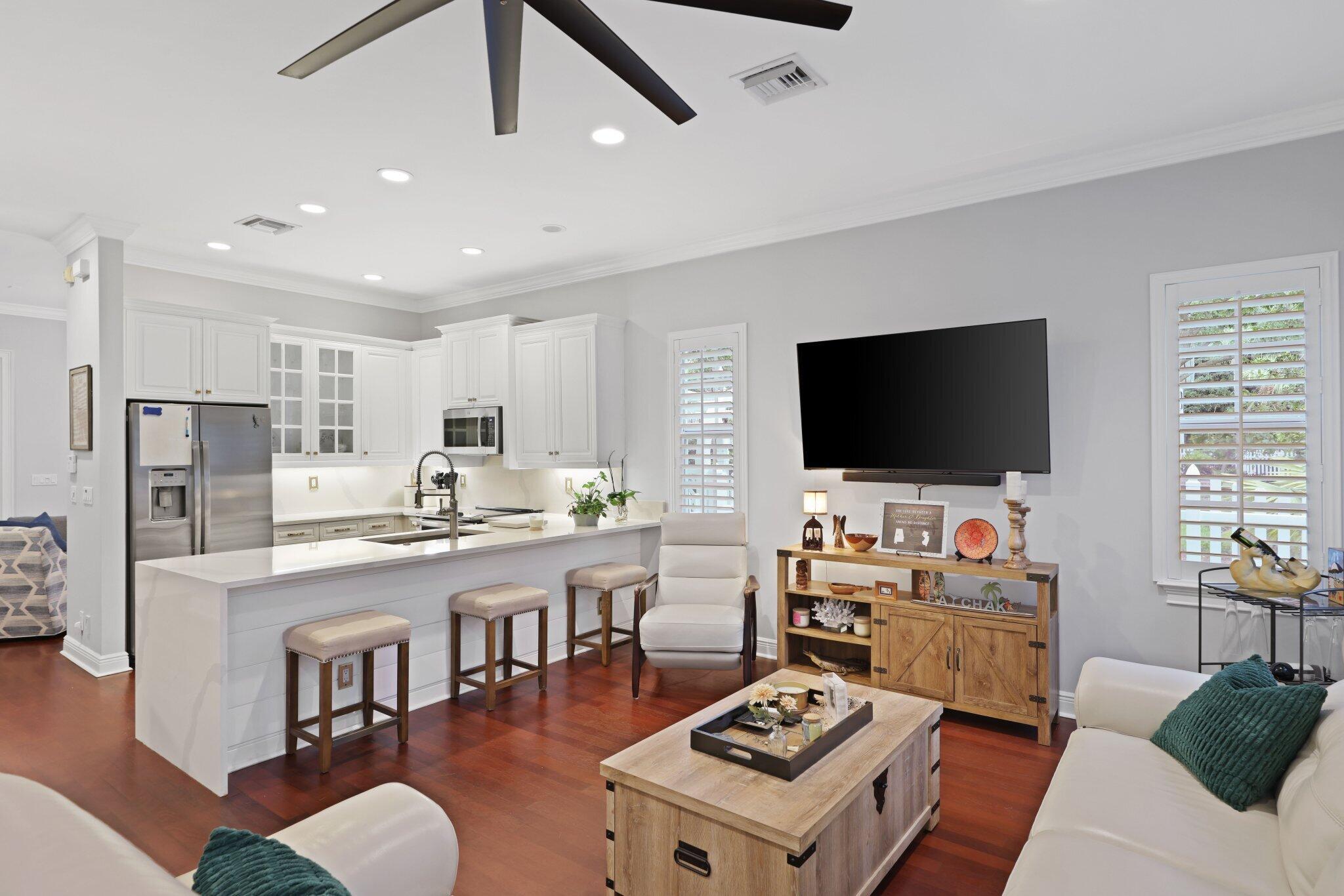 1036 W Heritage Club Circle