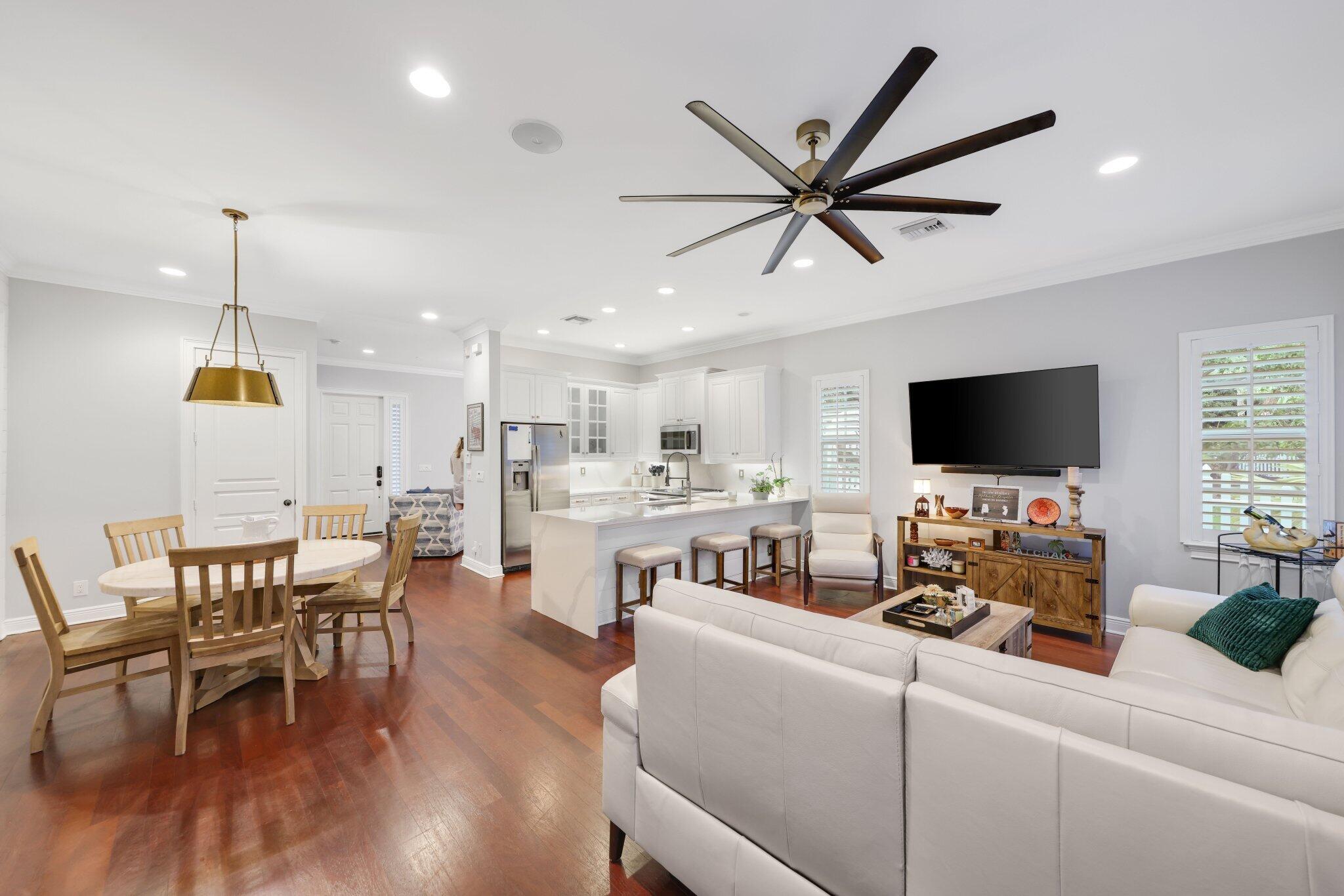 1036 W Heritage Club Circle