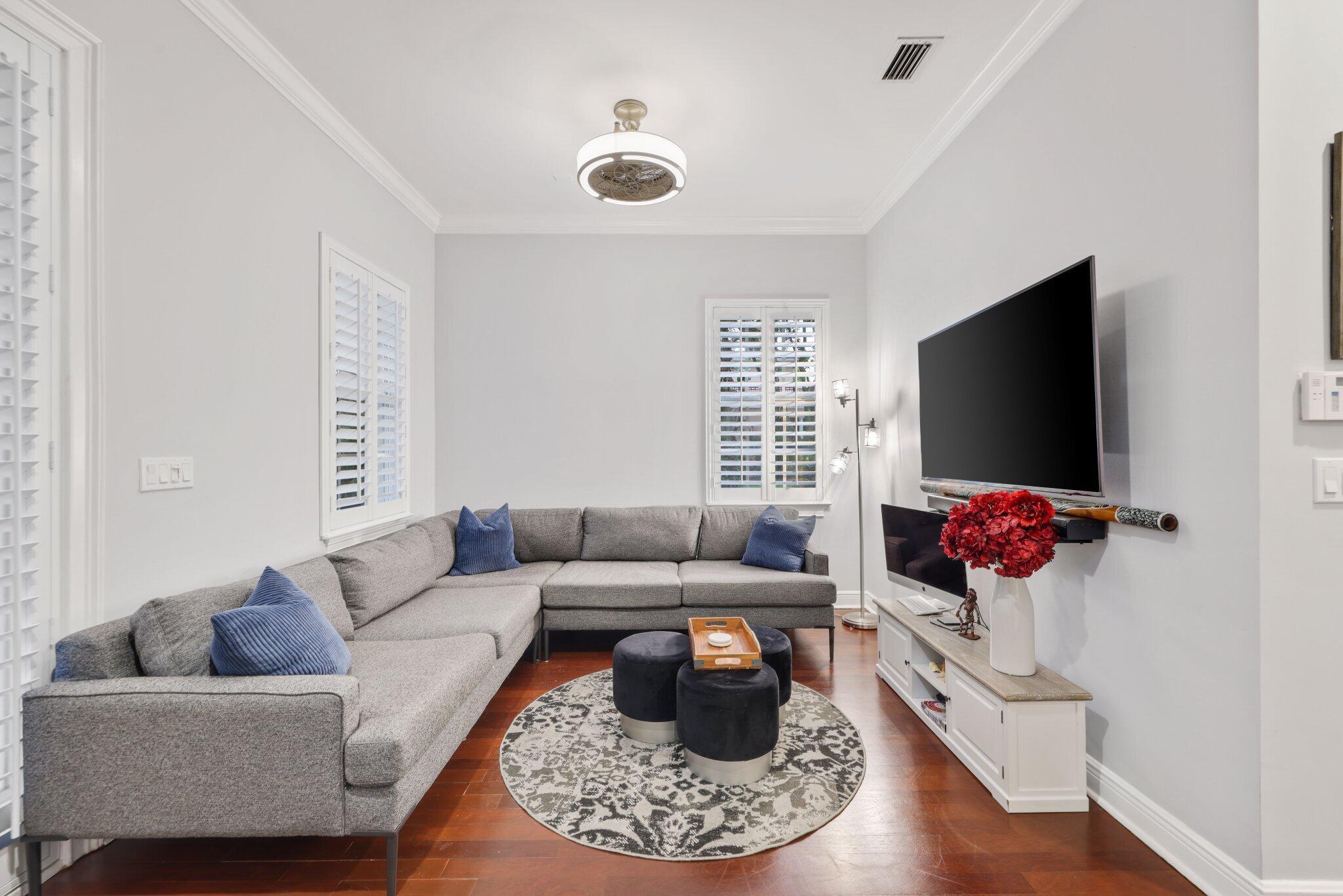 1036 W Heritage Club Circle