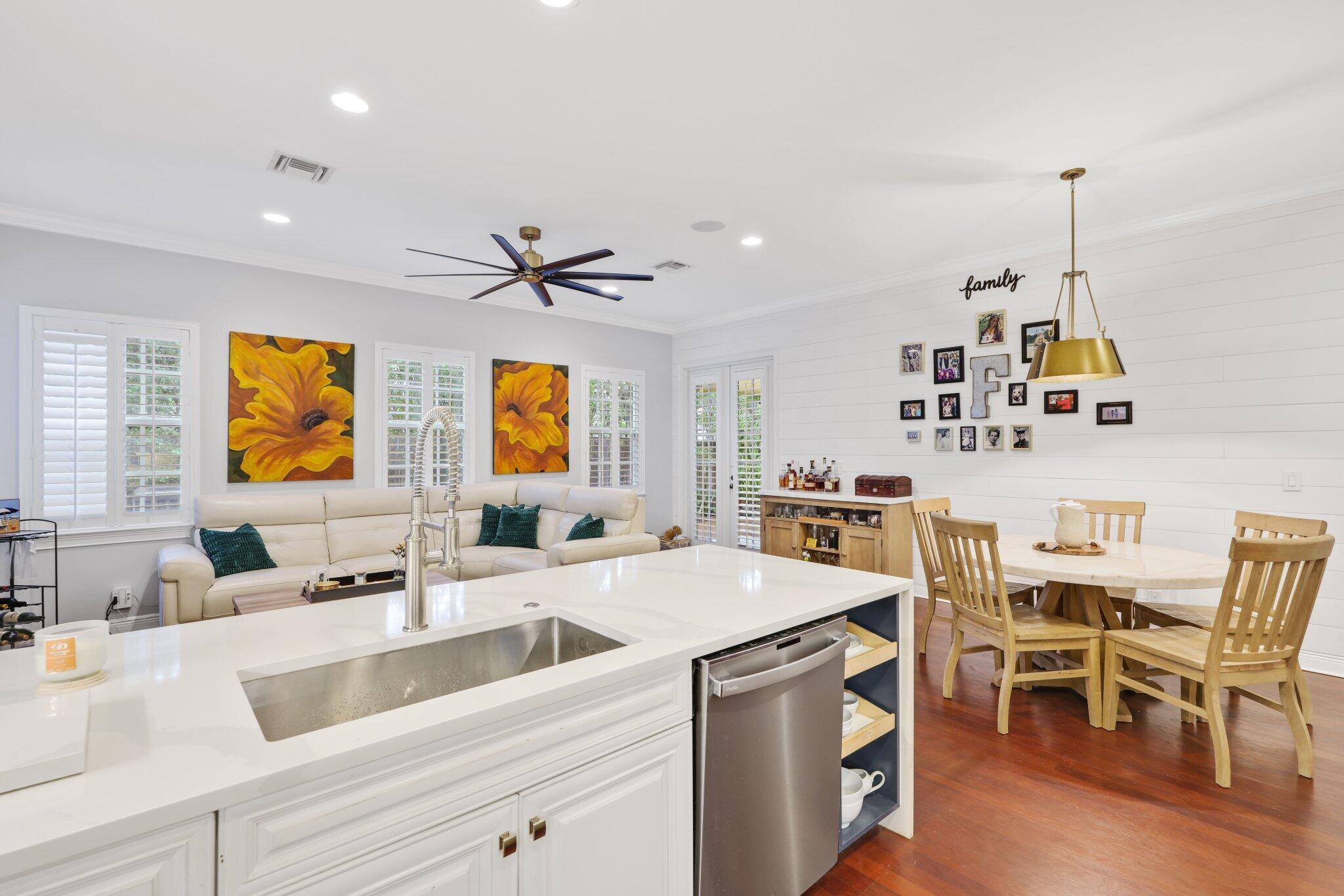 1036 W Heritage Club Circle