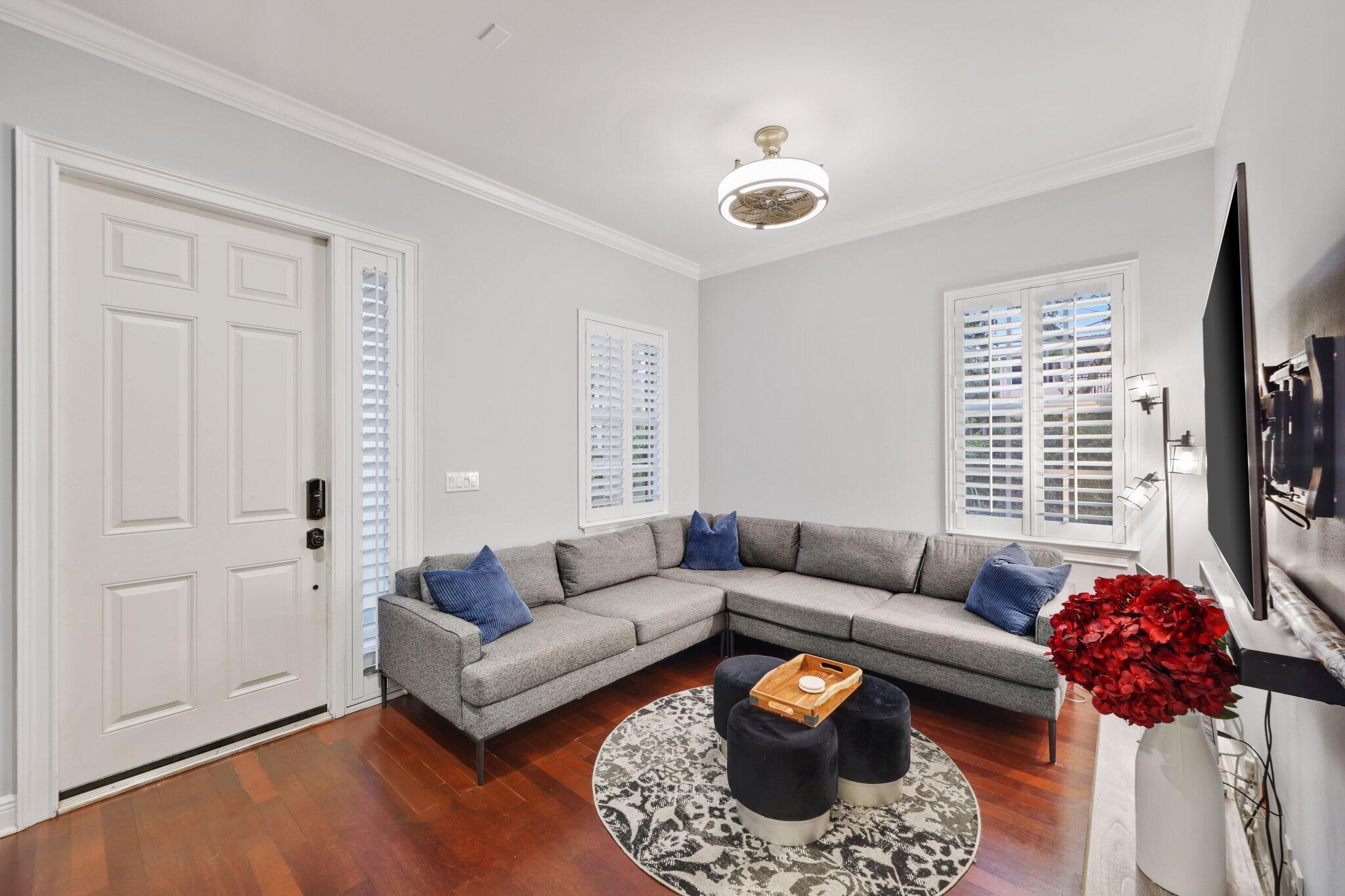 1036 W Heritage Club Circle