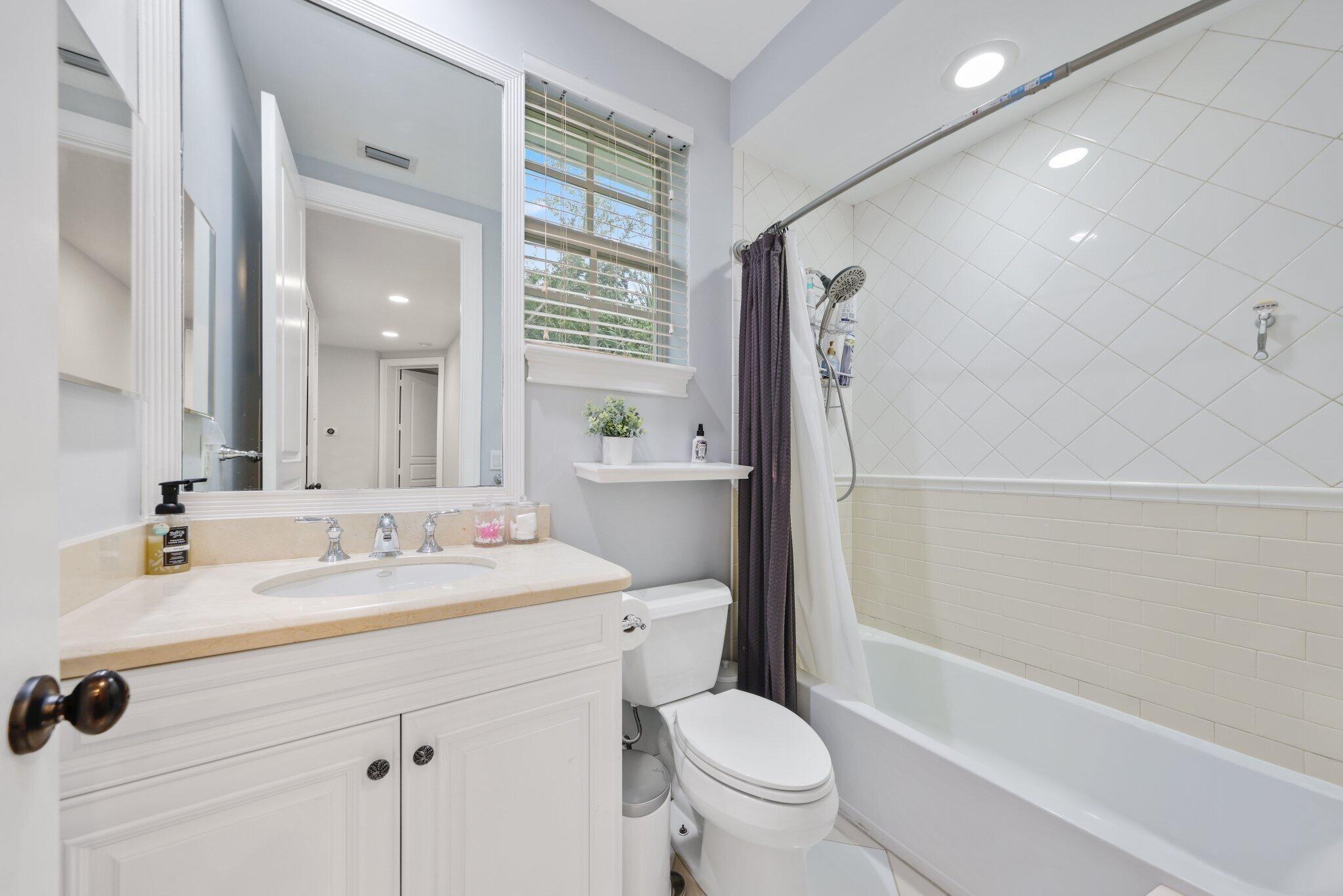 1036 W Heritage Club Circle