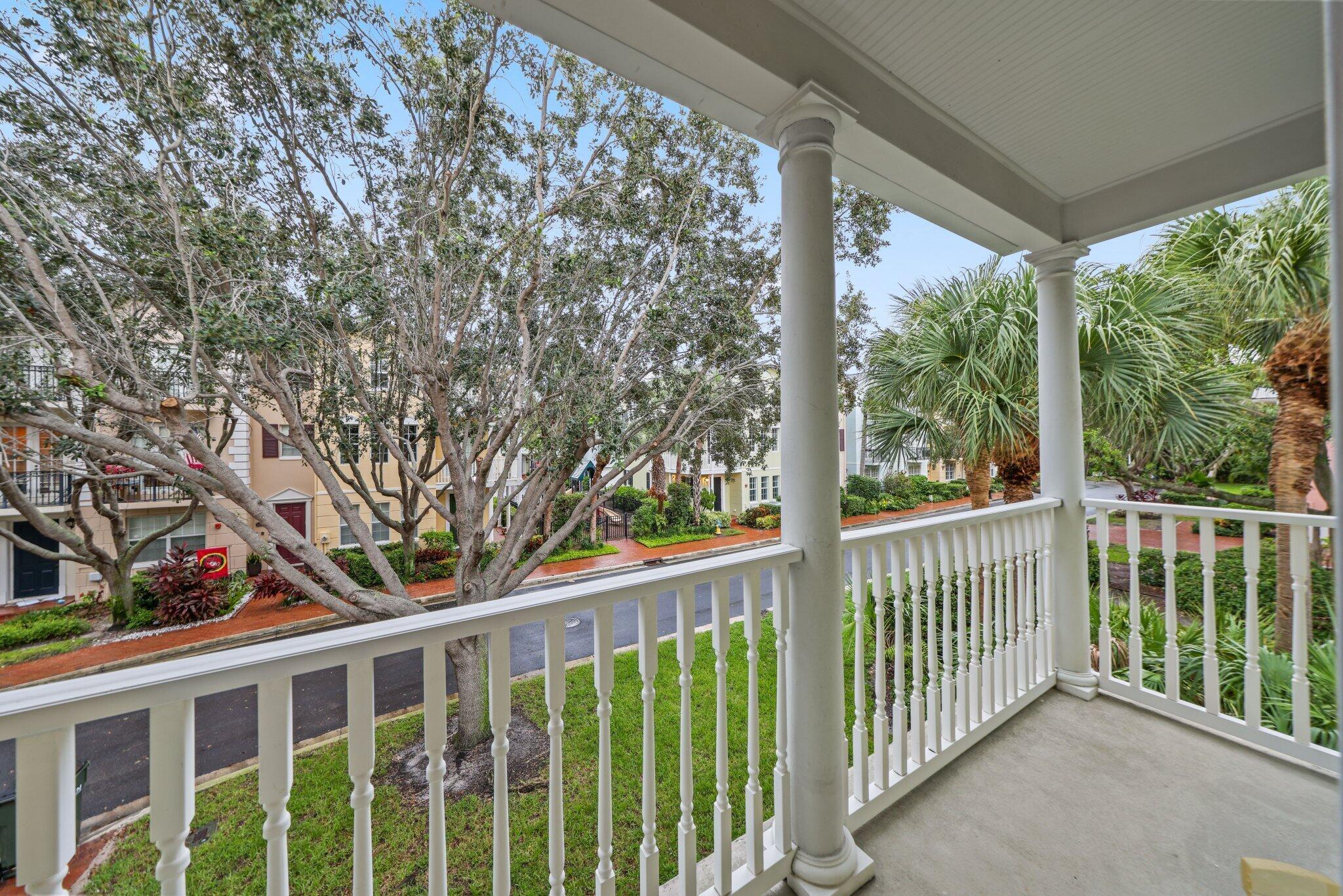 1036 W Heritage Club Circle