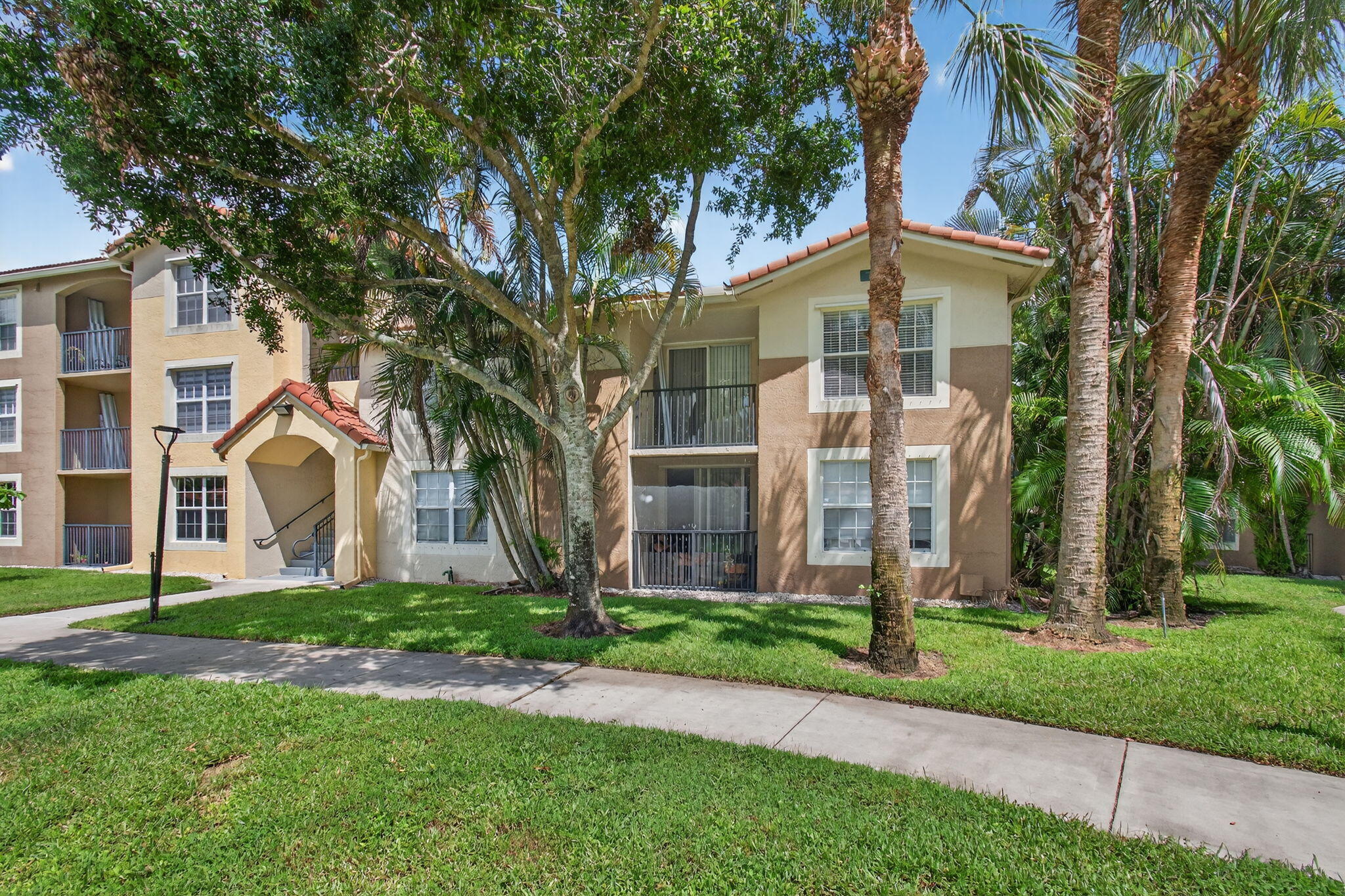 15185 Michelangelo Boulevard 202