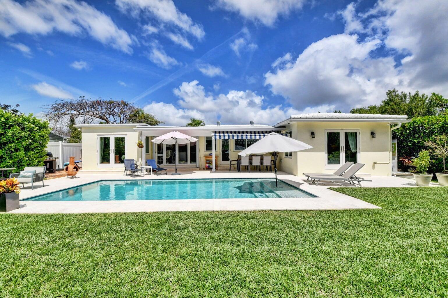 222 S Seacrest Circle