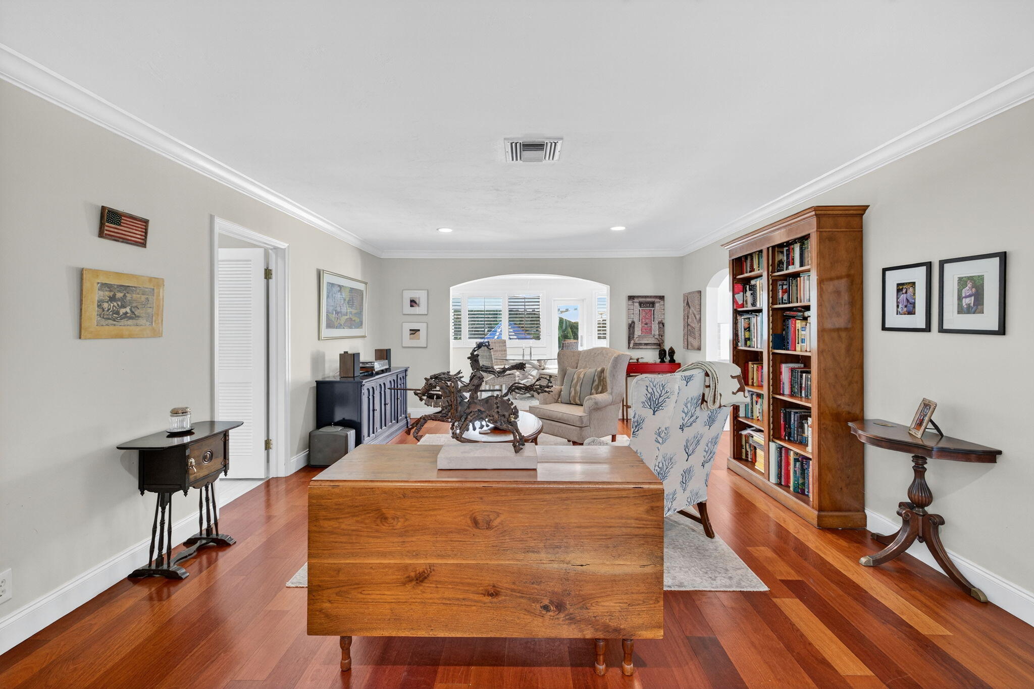 222 S Seacrest Circle