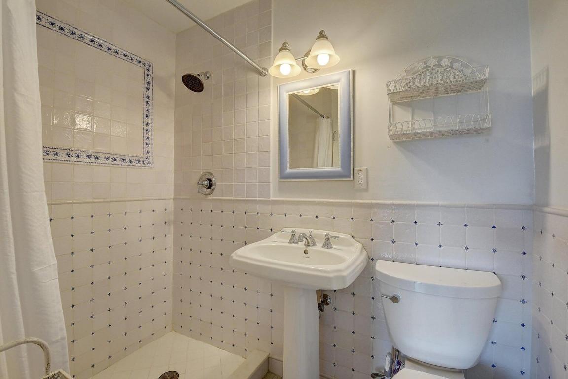 222 S Seacrest Circle