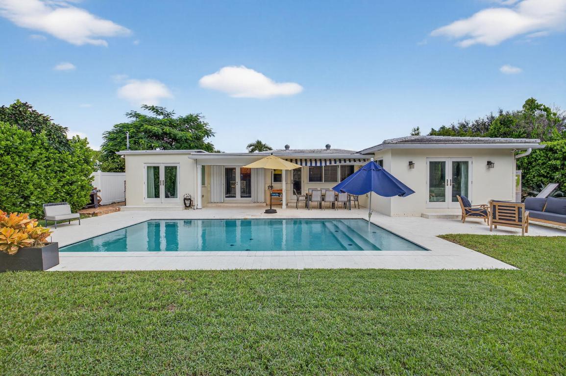 222 S Seacrest Circle