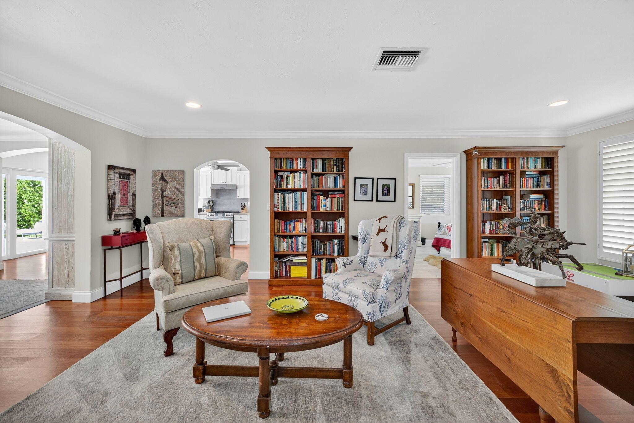 222 S Seacrest Circle