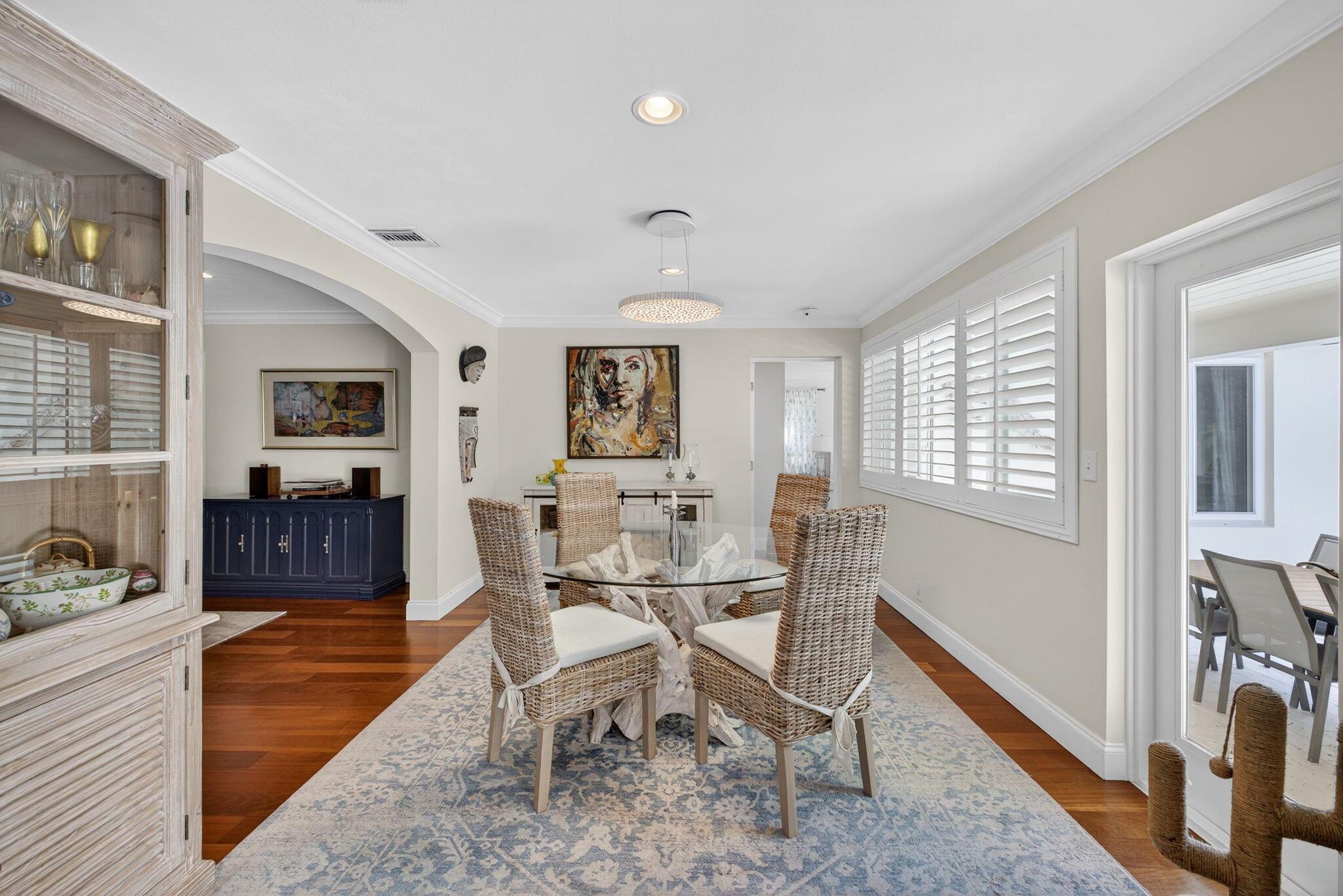 222 S Seacrest Circle