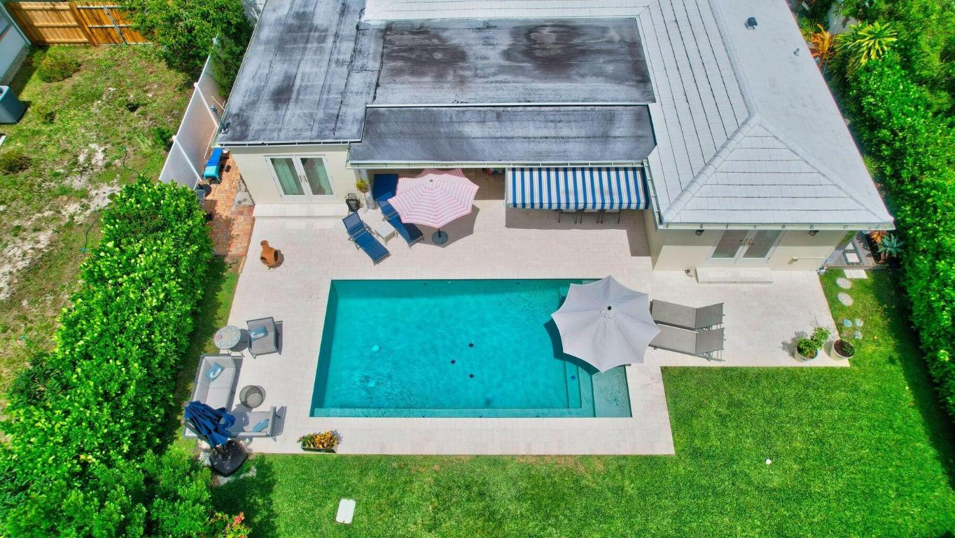 222 S Seacrest Circle