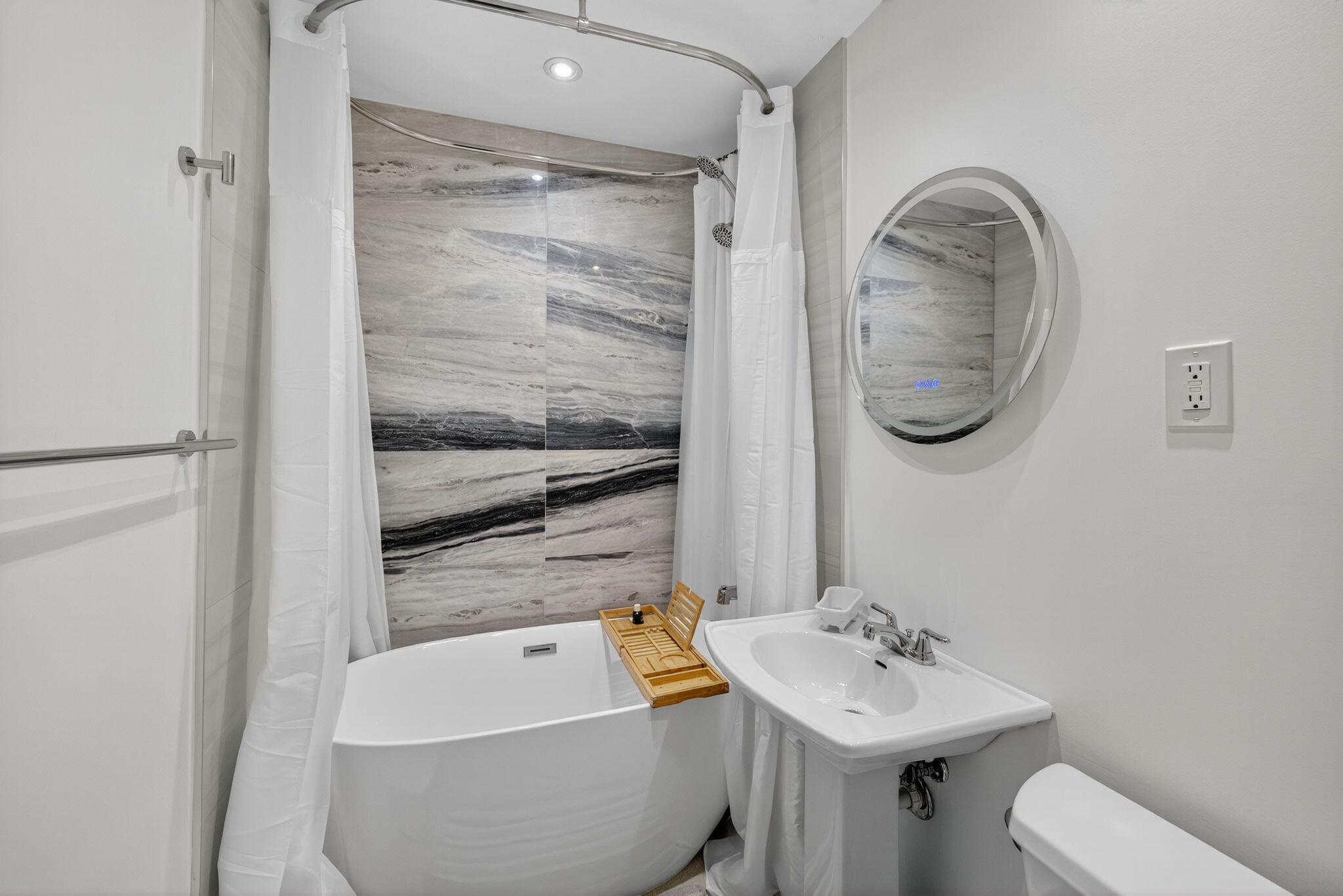 222 S Seacrest Circle