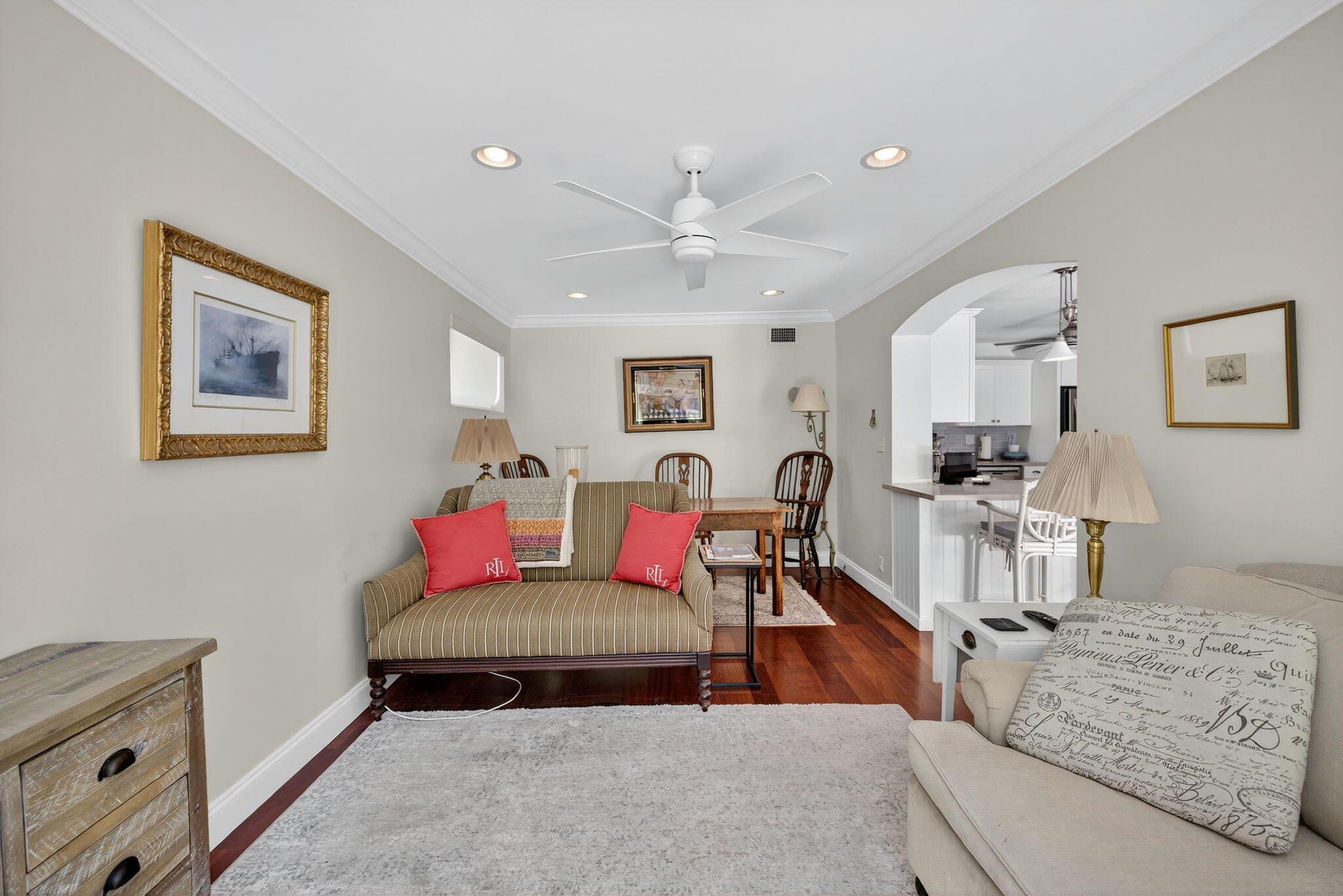 222 S Seacrest Circle