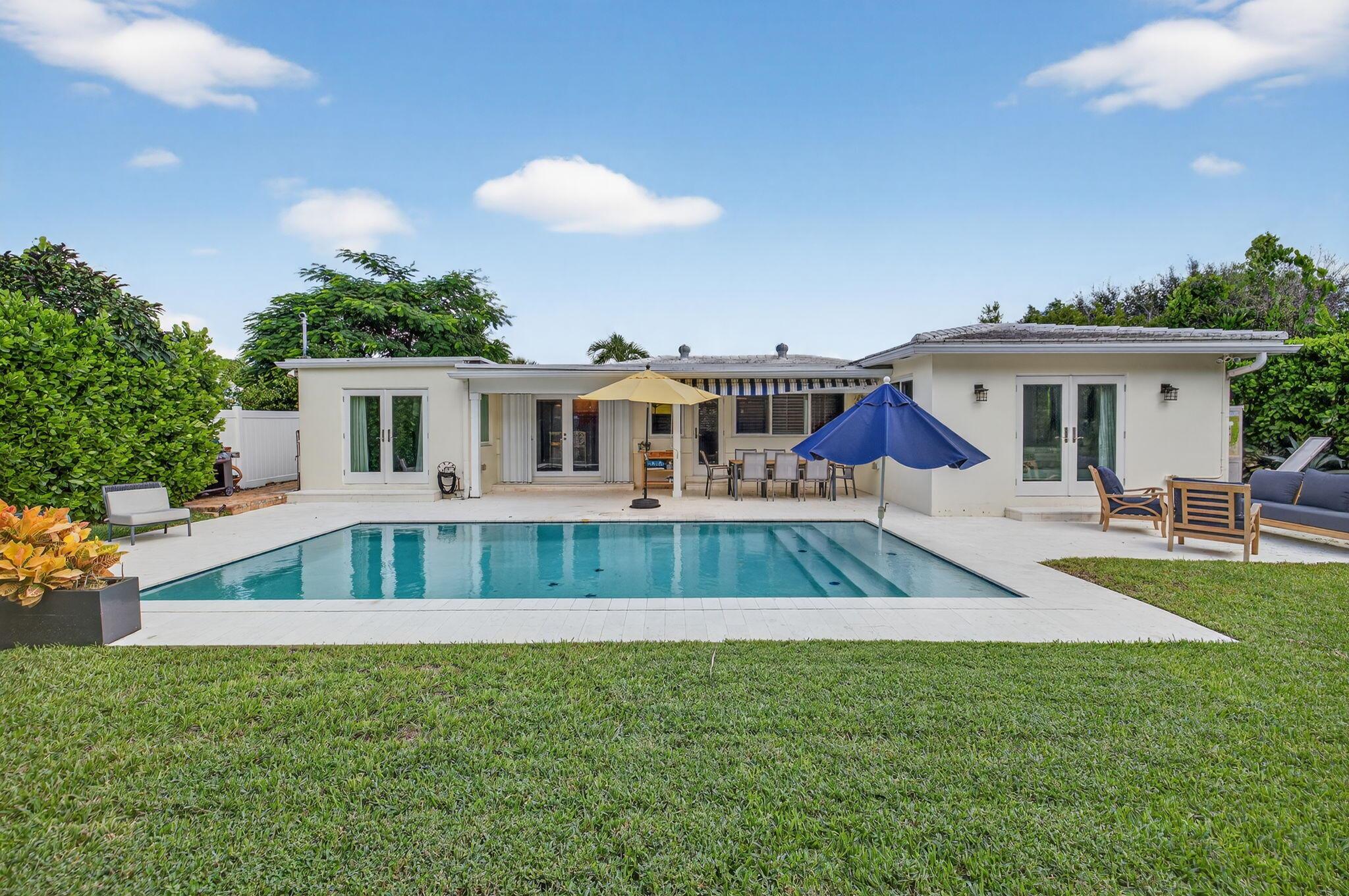 222 S Seacrest Circle