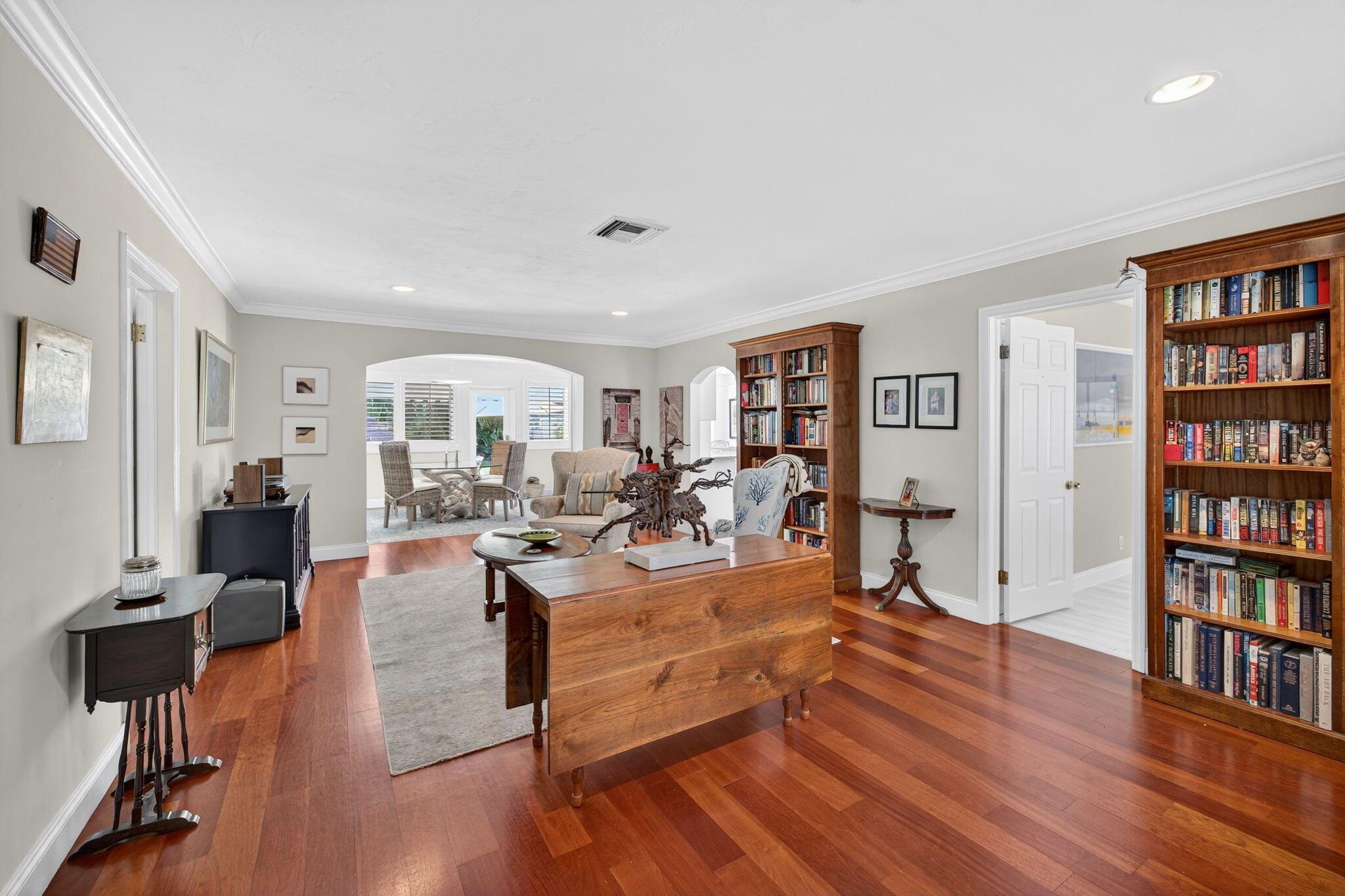 222 S Seacrest Circle