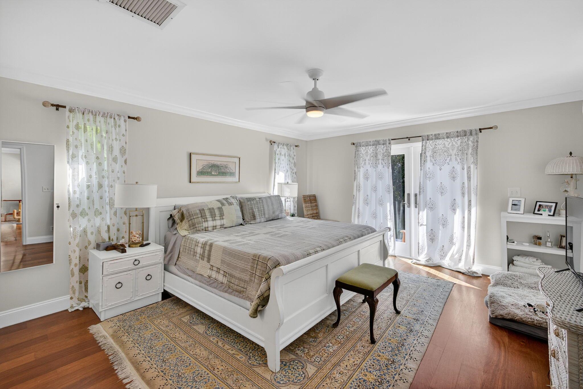 222 S Seacrest Circle