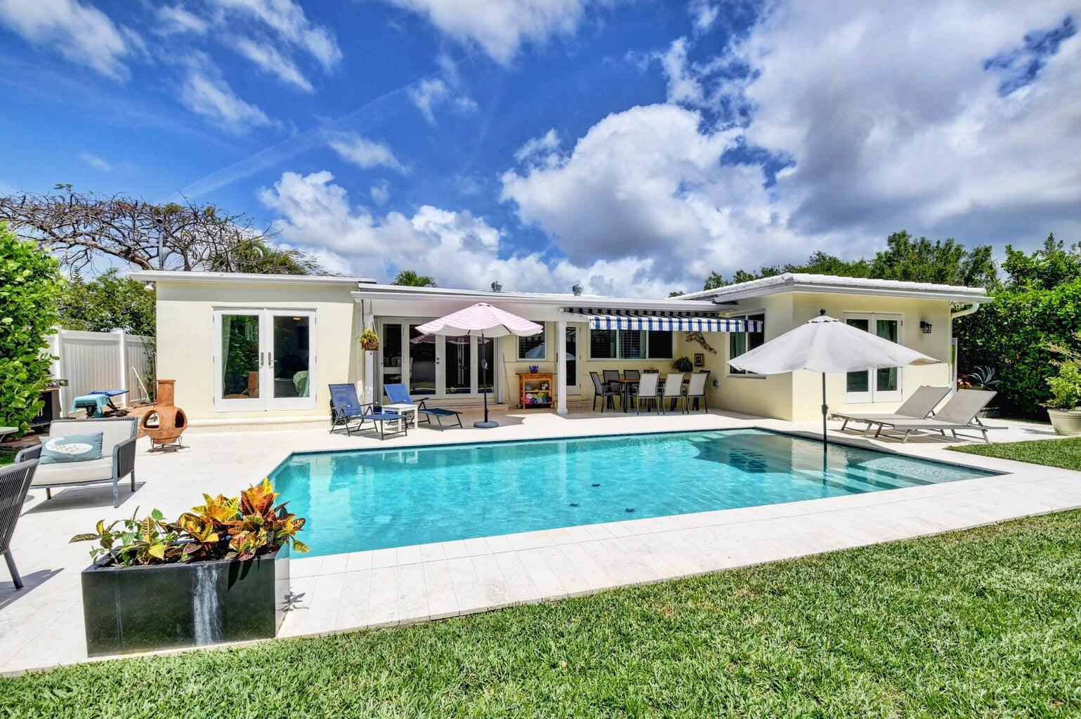 222 S Seacrest Circle