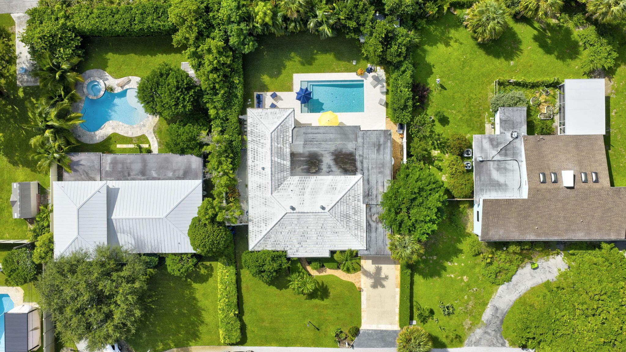 222 S Seacrest Circle