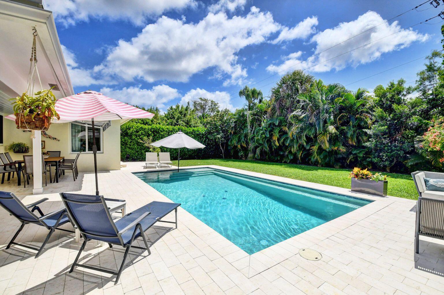 222 S Seacrest Circle