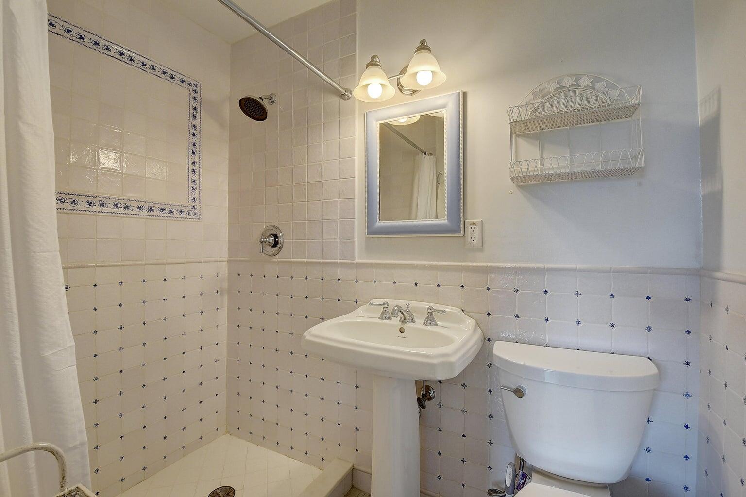 222 S Seacrest Circle