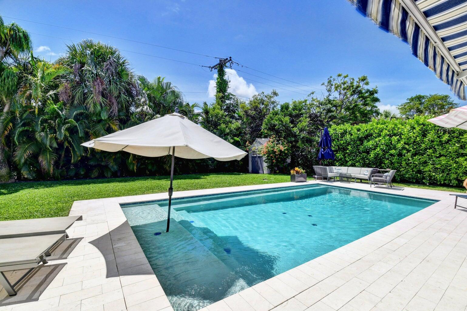 222 S Seacrest Circle