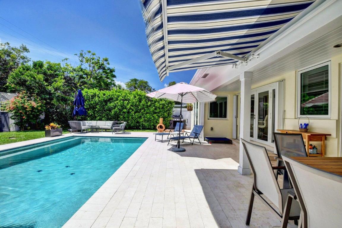 222 S Seacrest Circle