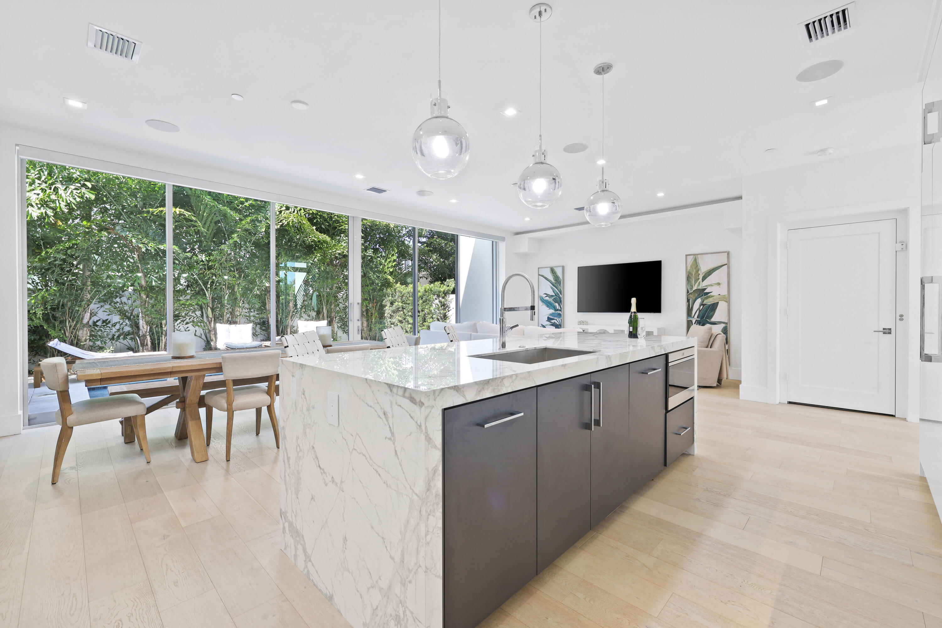 200 NE 7th Avenue 2