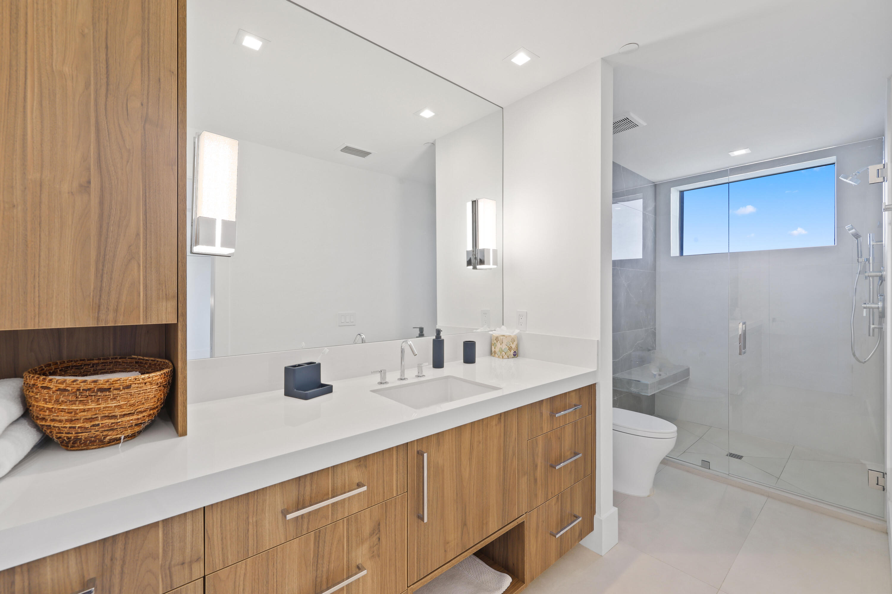200 NE 7th Avenue 2
