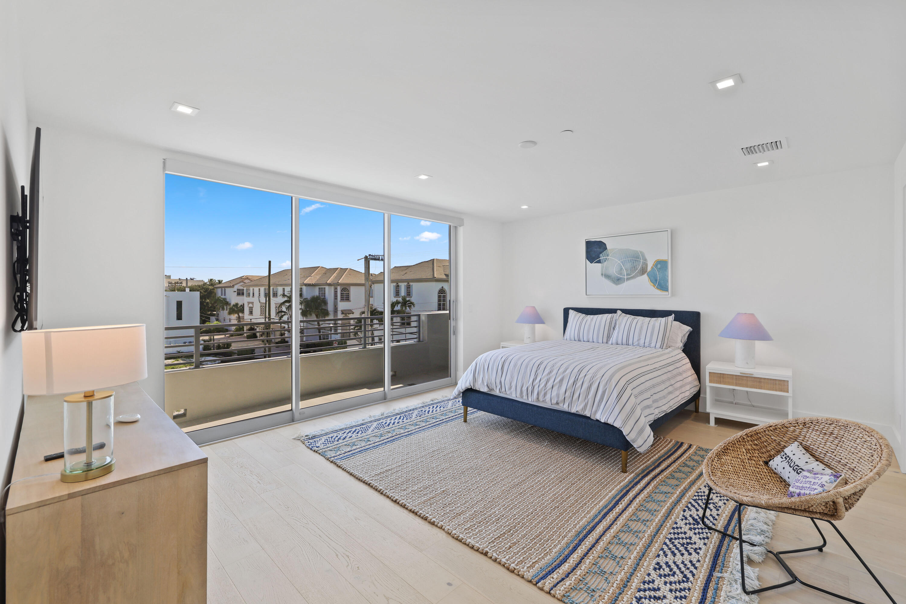 200 NE 7th Avenue 2