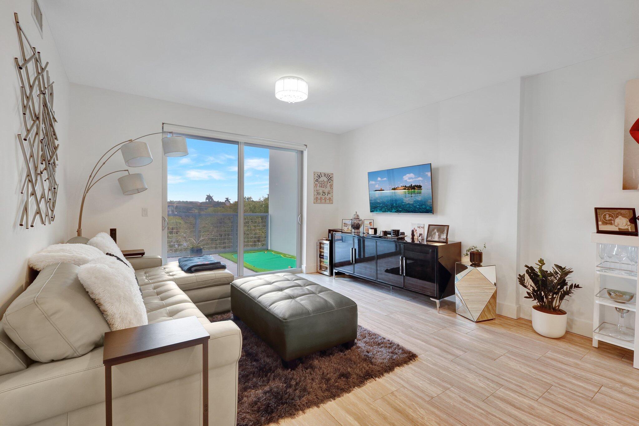 236 SE 5th Avenue 203