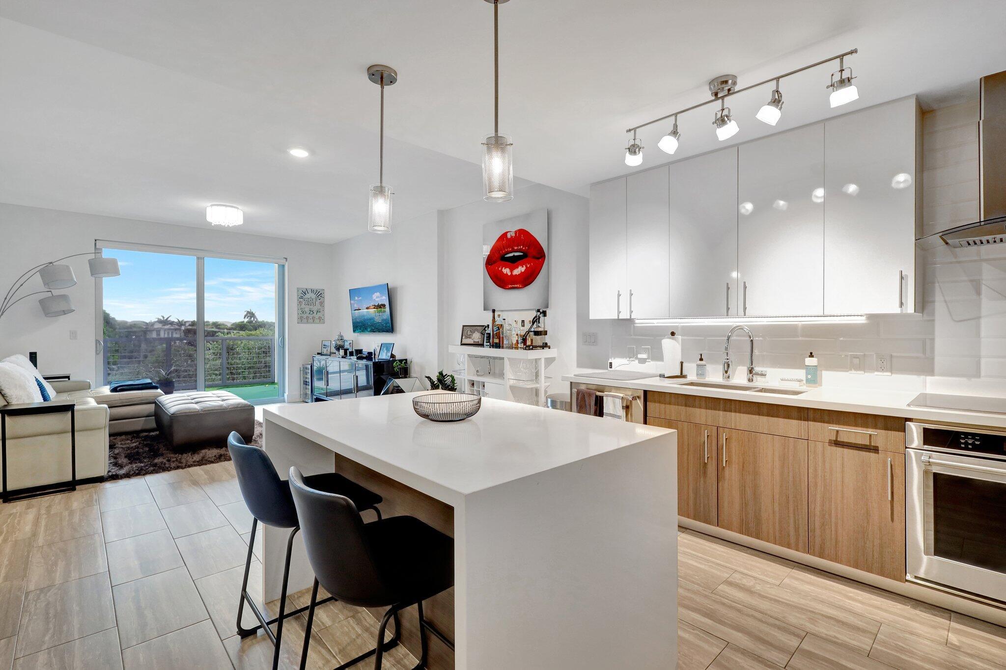 236 SE 5th Avenue 203