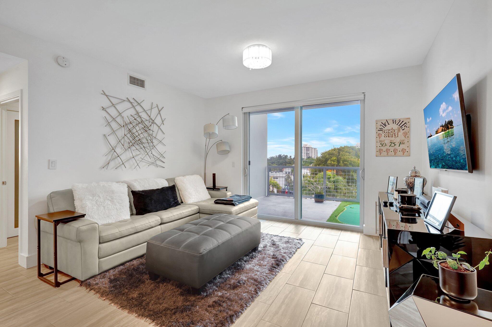 236 SE 5th Avenue 203