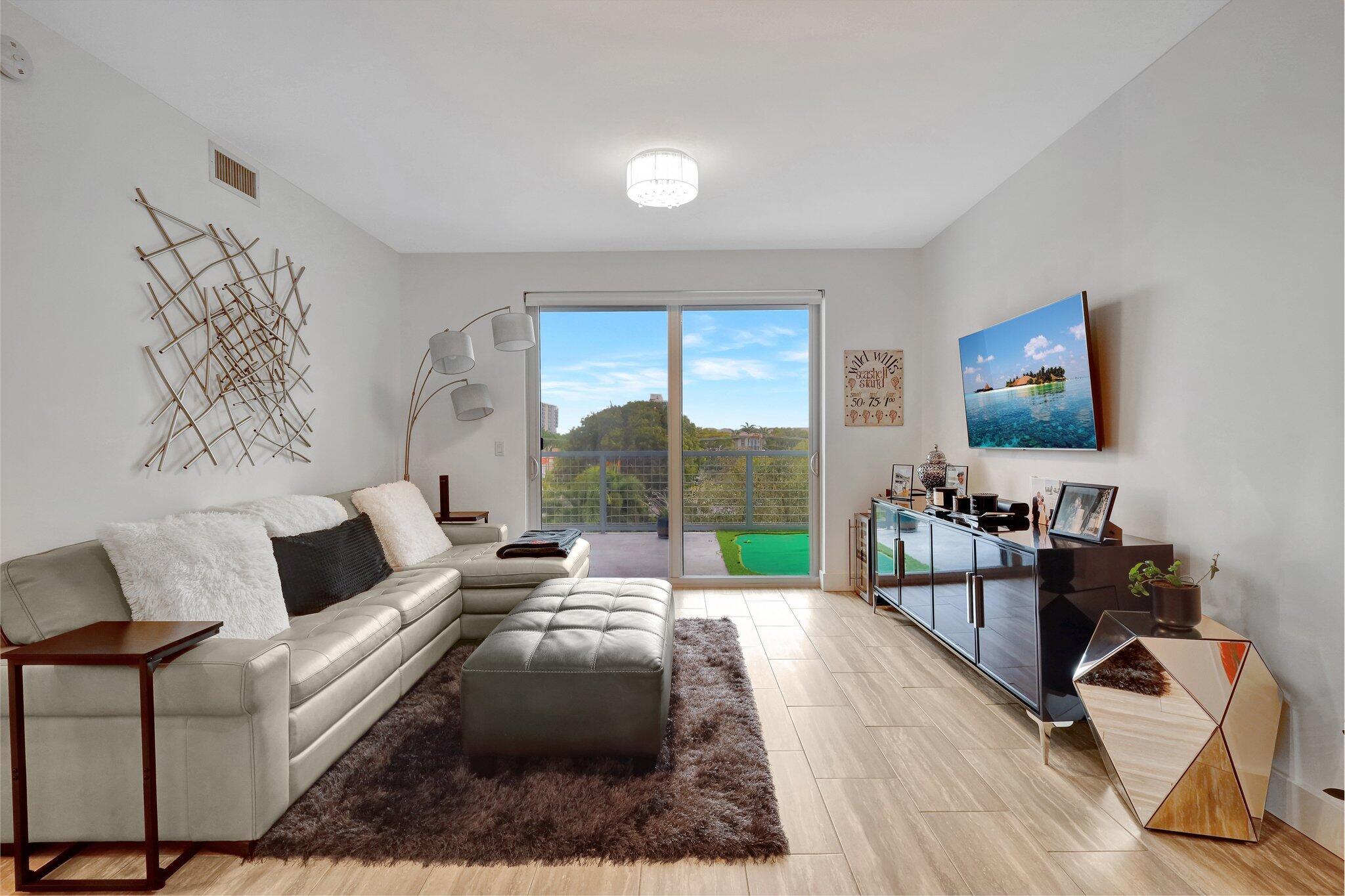 236 SE 5th Avenue 203