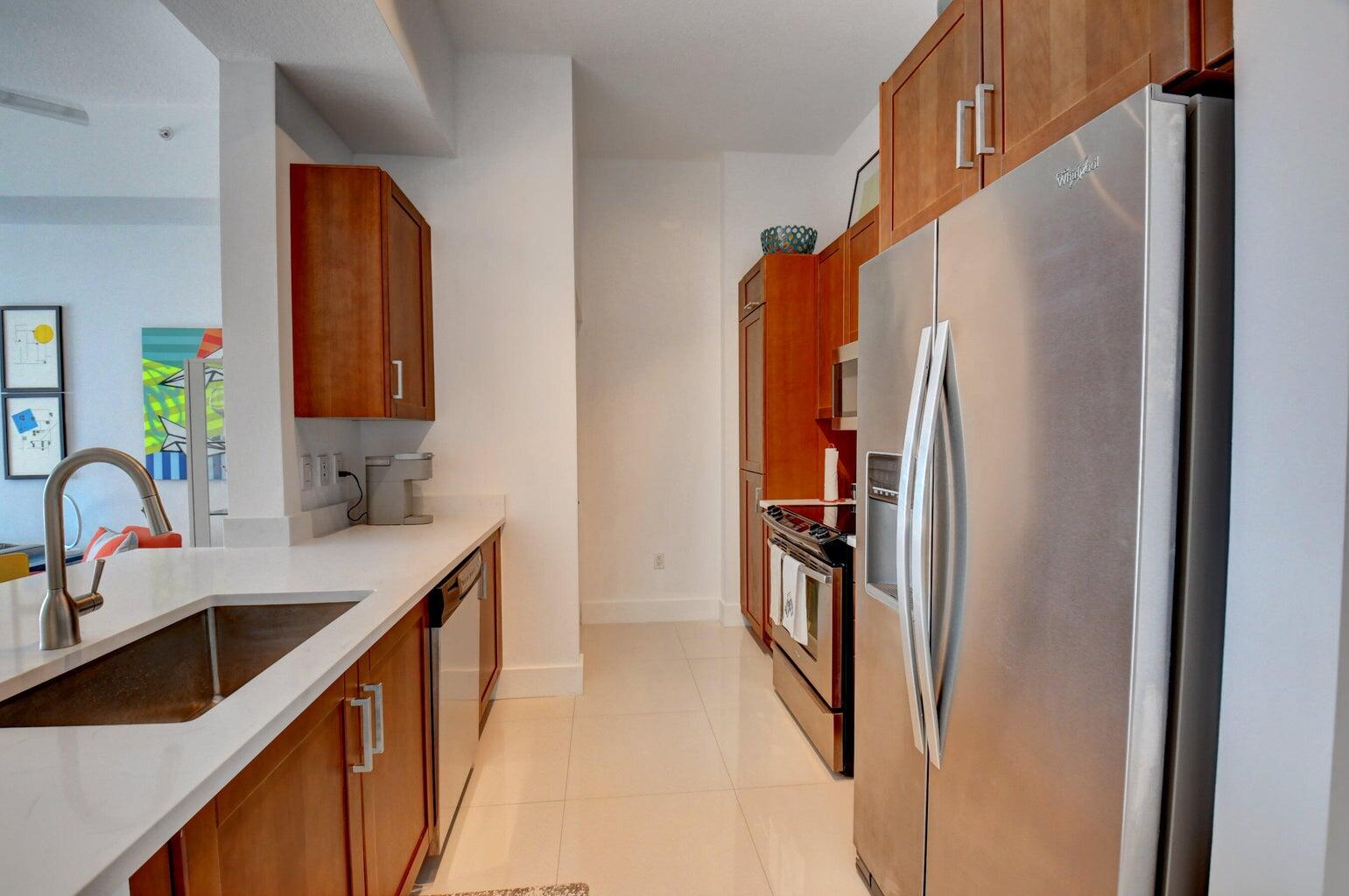 450 N Federal Highway Ph03