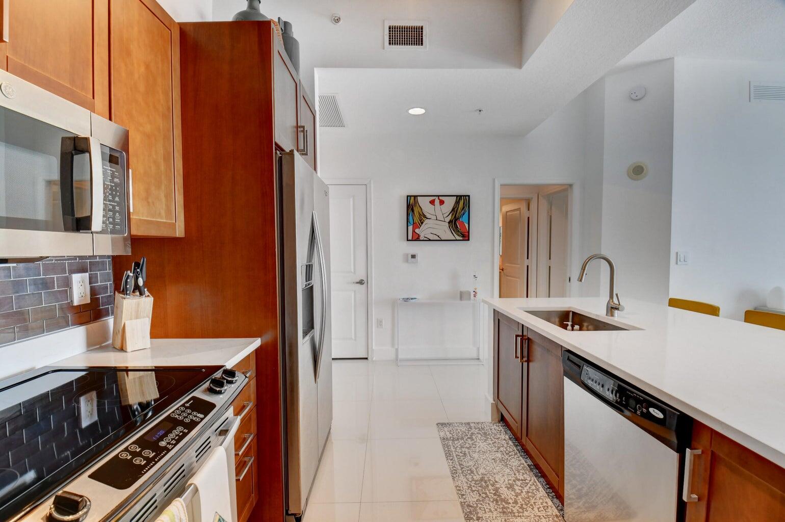 450 N Federal Highway Ph03