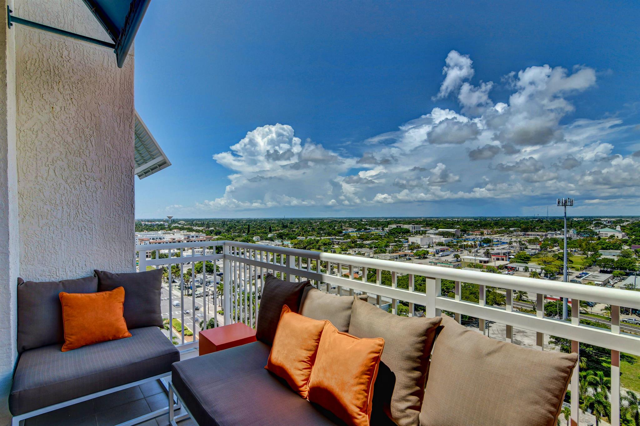 450 N Federal Highway Ph03