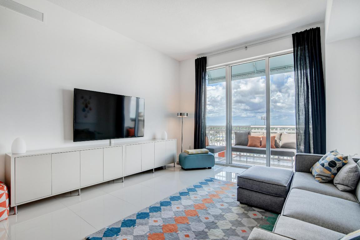 450 N Federal Highway Ph03