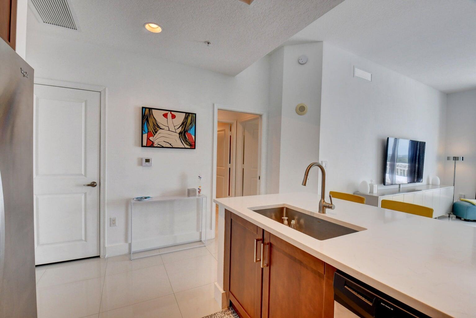 450 N Federal Highway Ph03